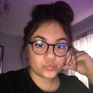 Meet your Posher, Briana